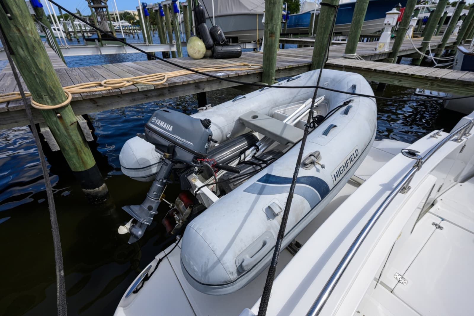 2003 Carver 444 - Photo 24