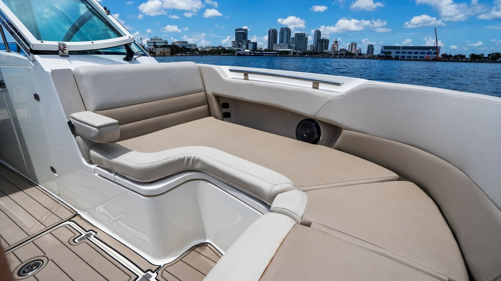 2019 Boston Whaler 320 Vantage - Photo 27