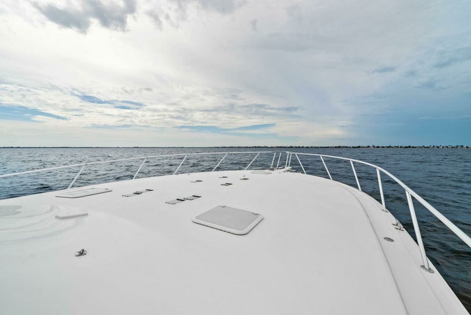 2006 Viking 61 Convertible - Photo 37