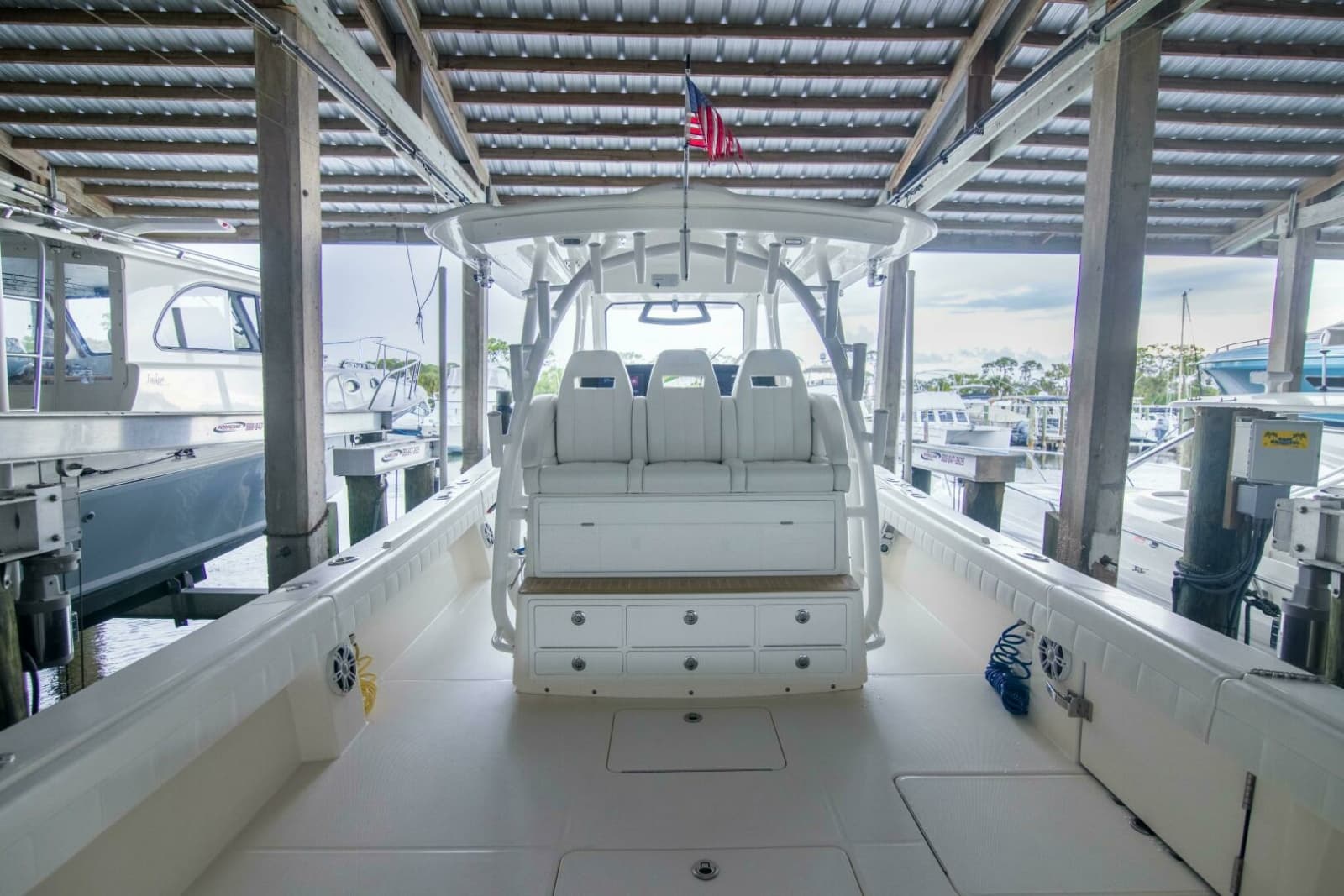 2021 Regulator 41 Center Console - Photo 12