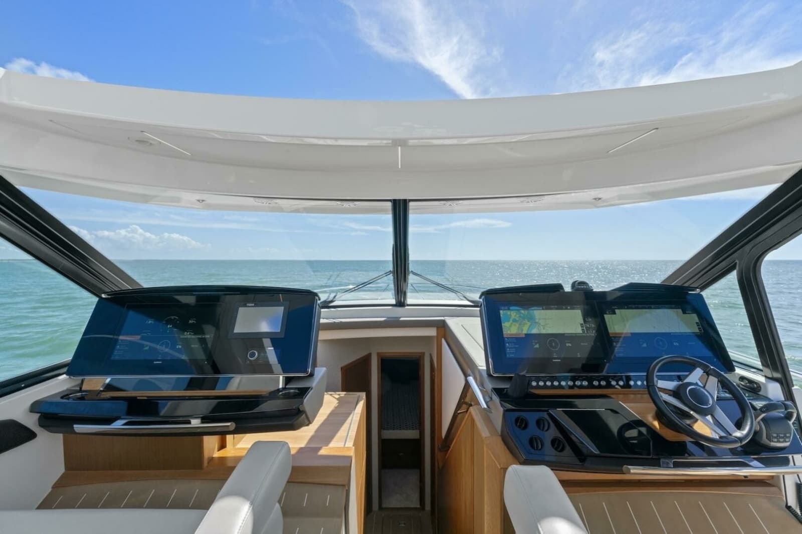 2023 Tiara Yachts EX 60 - Photo 2