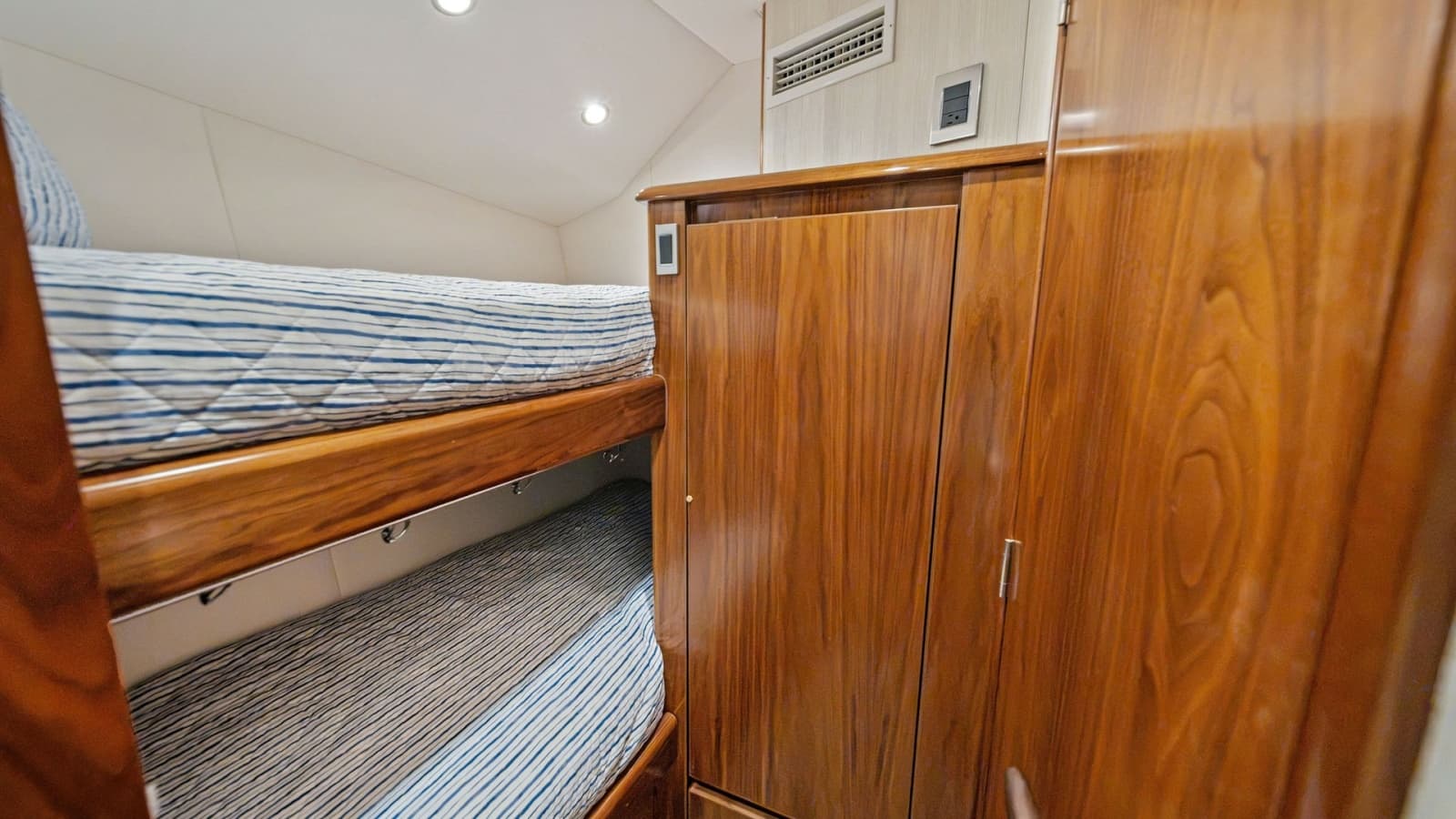 2021 Viking 54 Convertible - Photo 19