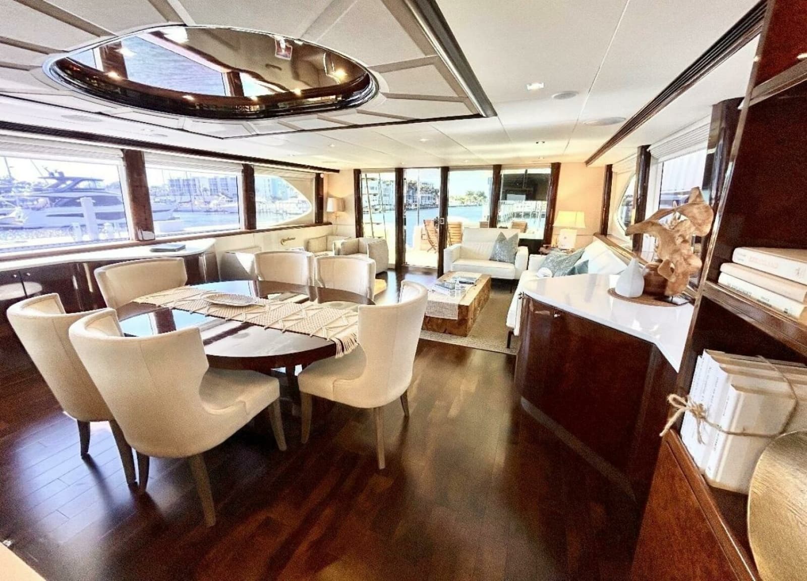 2001 Lazzara Yachts 94 Motor Yacht - Photo 25