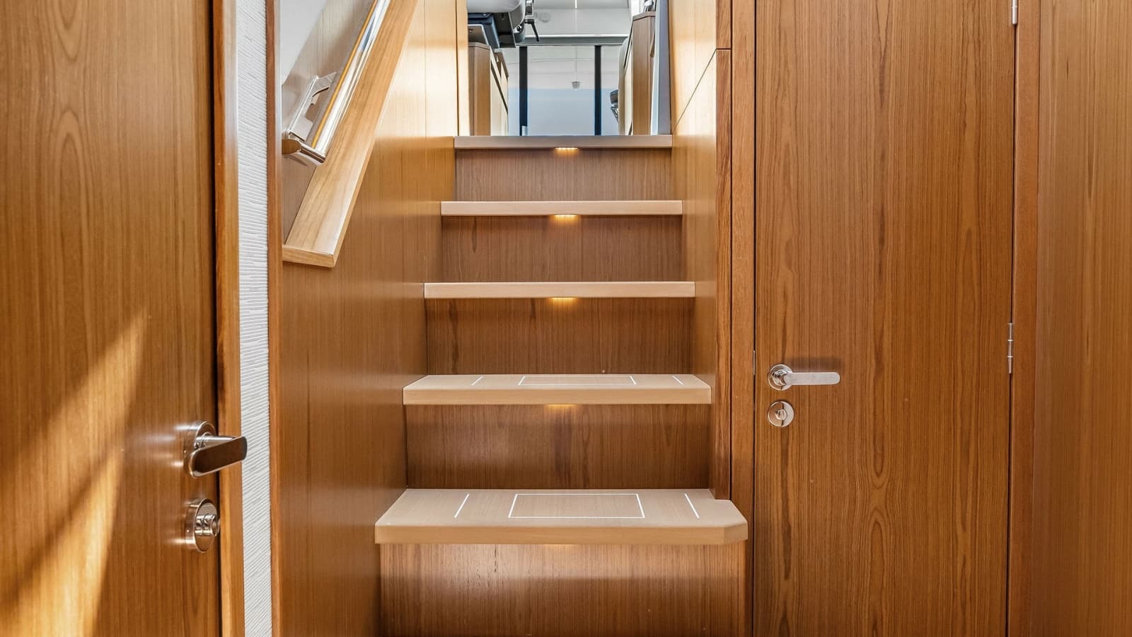 2025 Tiara Yachts EX 60 - Photo 27