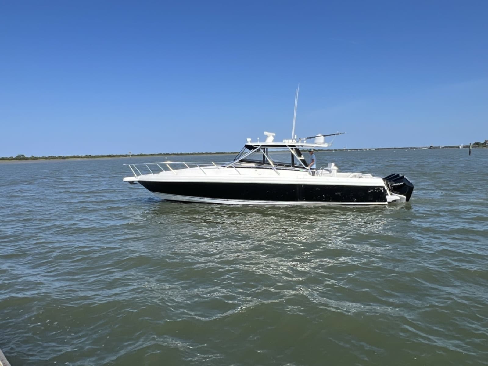 2007 Intrepid 377 Walkaround - Photo 8