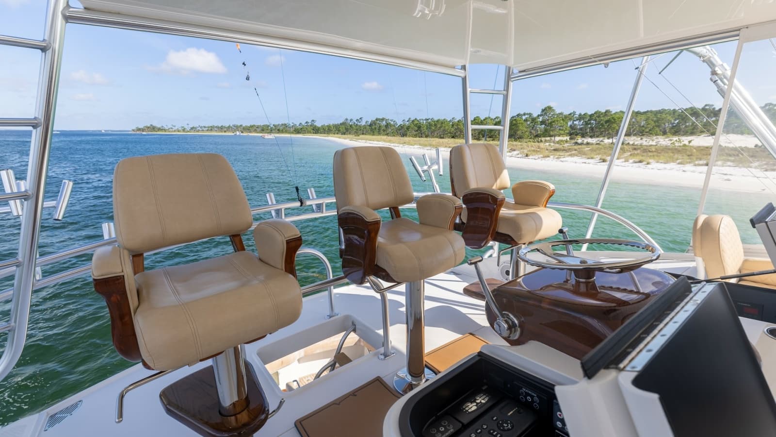 2022 Viking 68 Convertible - Photo 37