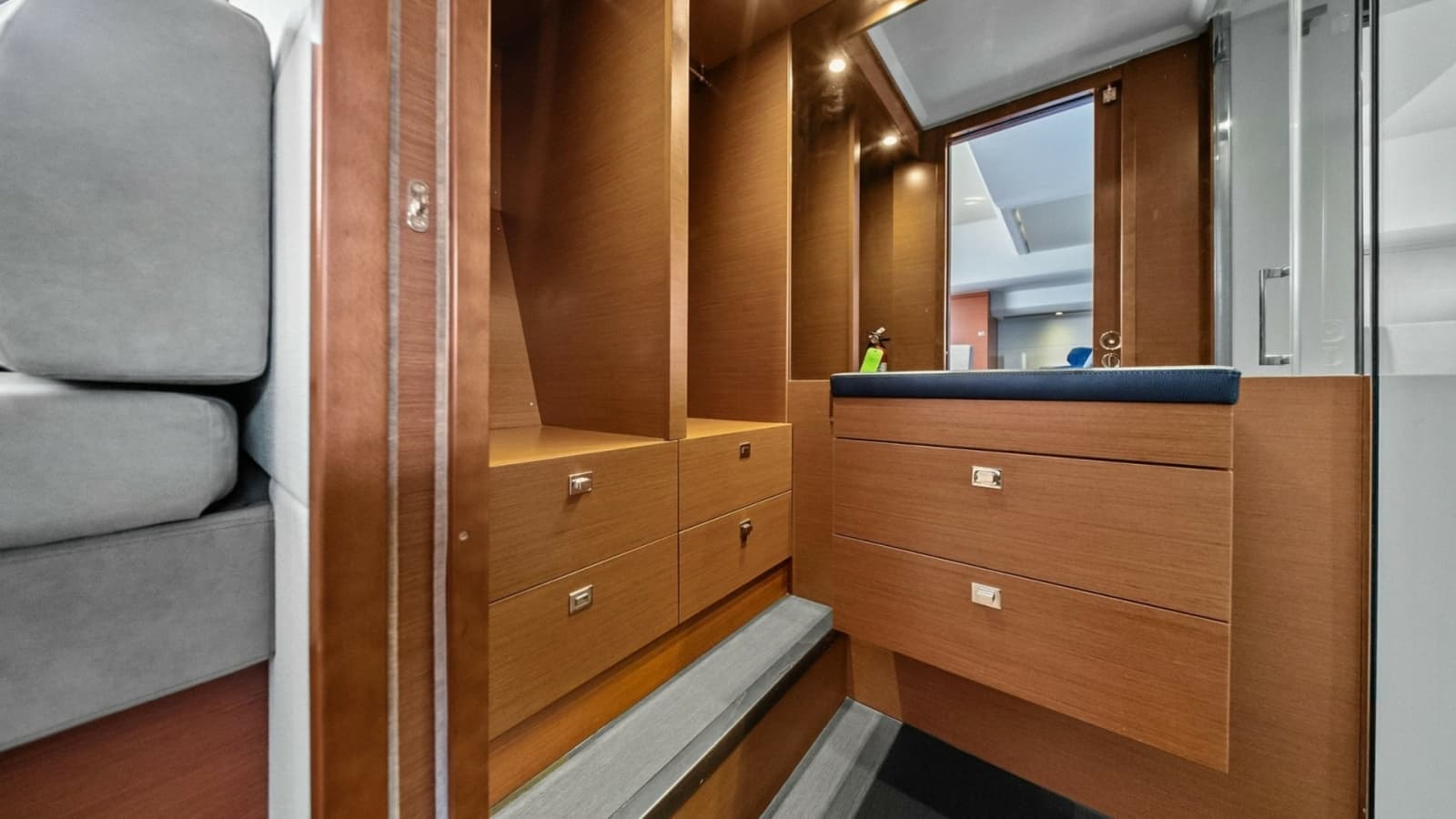 2015 Prestige 550 - Photo 41