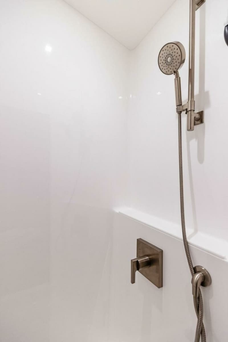 2026 Viking 82 Convertible - Photo 167