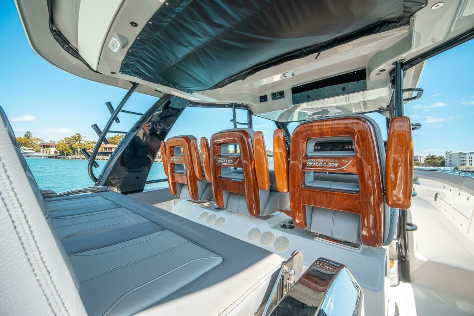 2023 Boston Whaler 420 Outrage - Photo 14