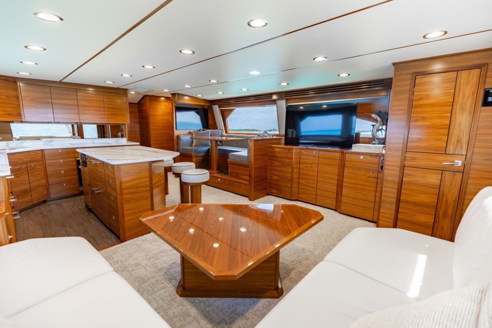 2023 Viking 72 Convertible - Photo 7