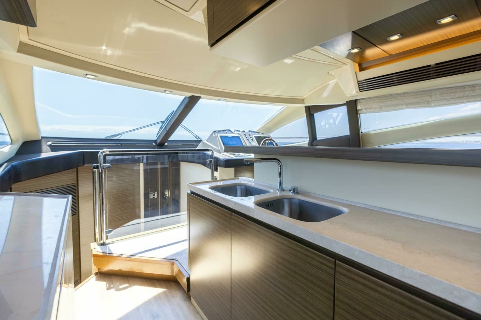 2015 Azimut 64 Flybridge - Photo 6