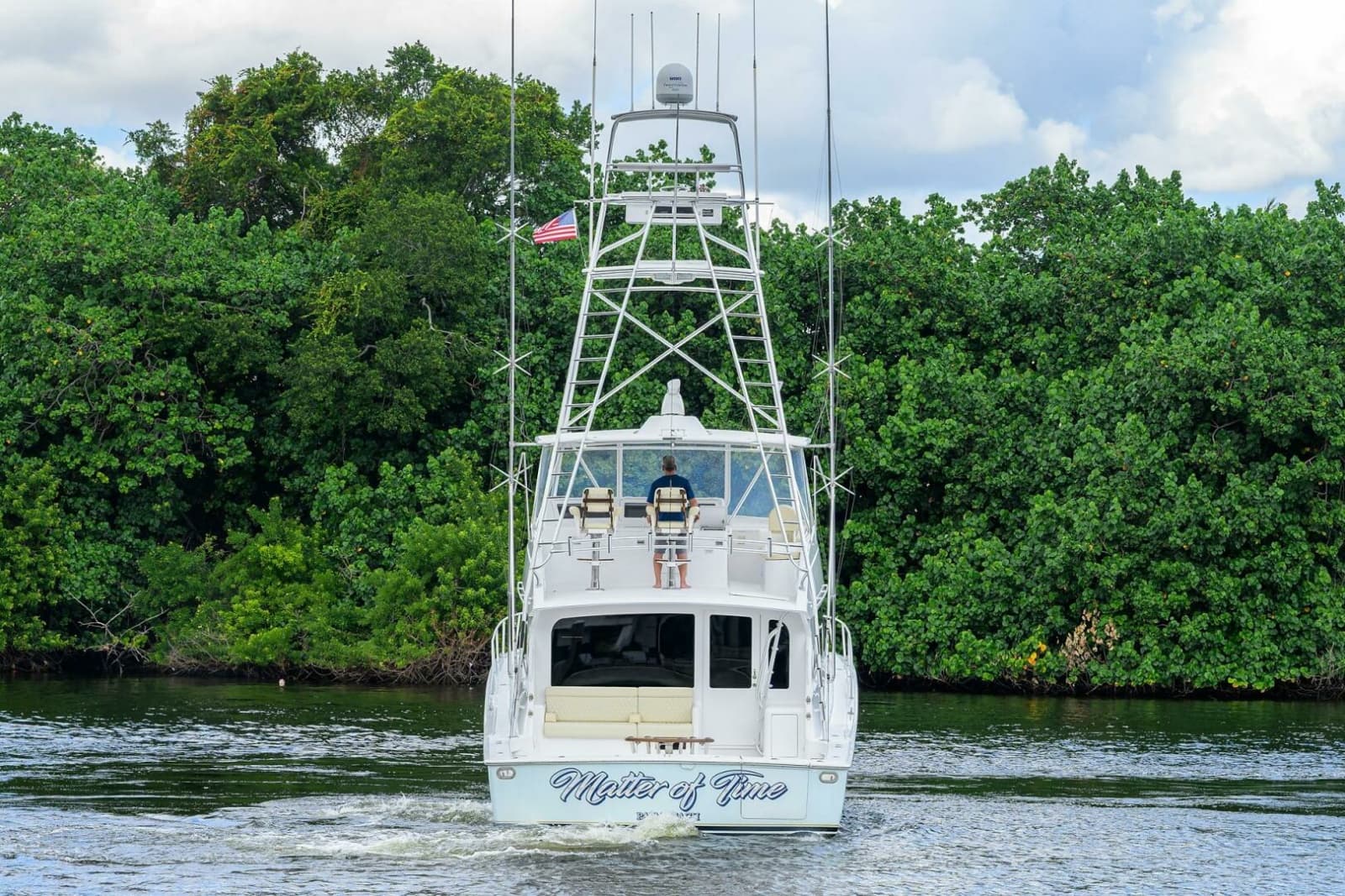 2004 Viking 56 Convertible - Photo 12