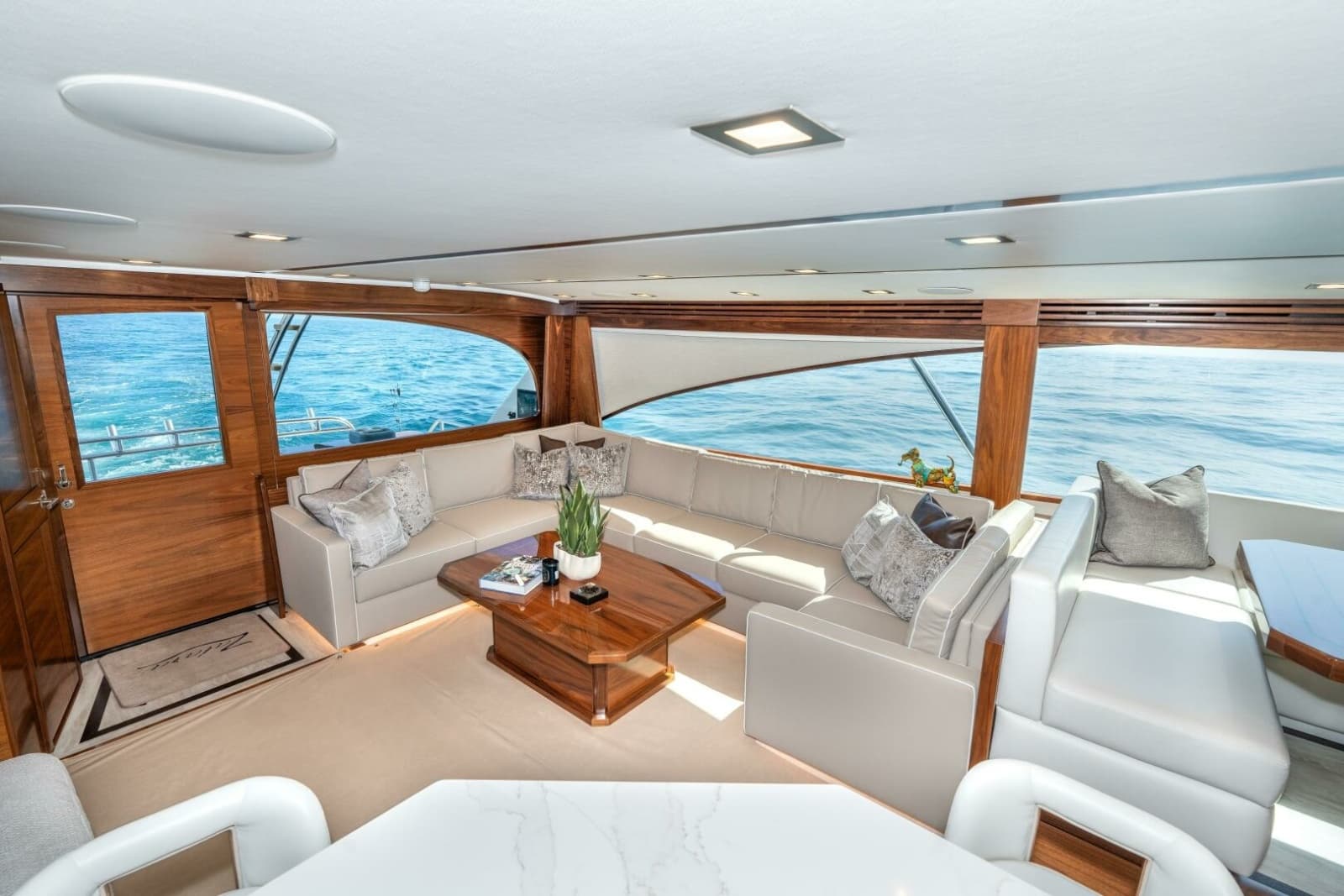 2025 Viking 90C - Photo 18