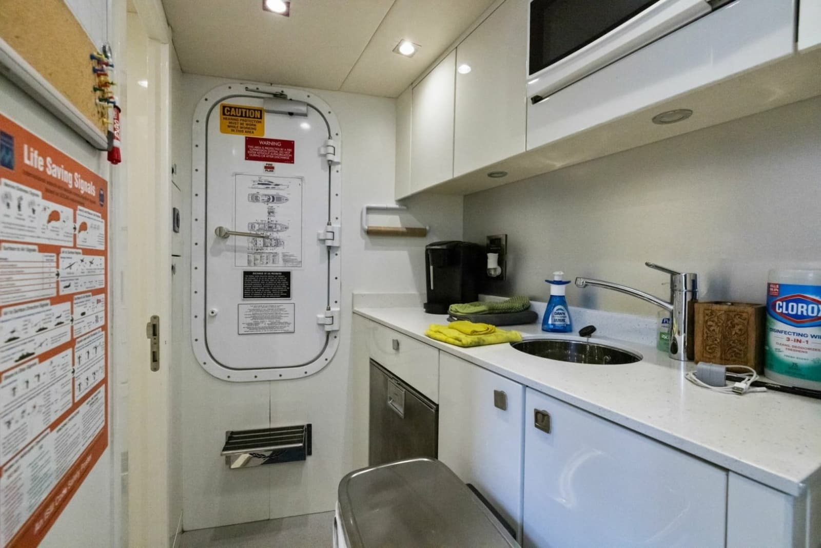 2018 Sunseeker 95 Motoryacht - Photo 30