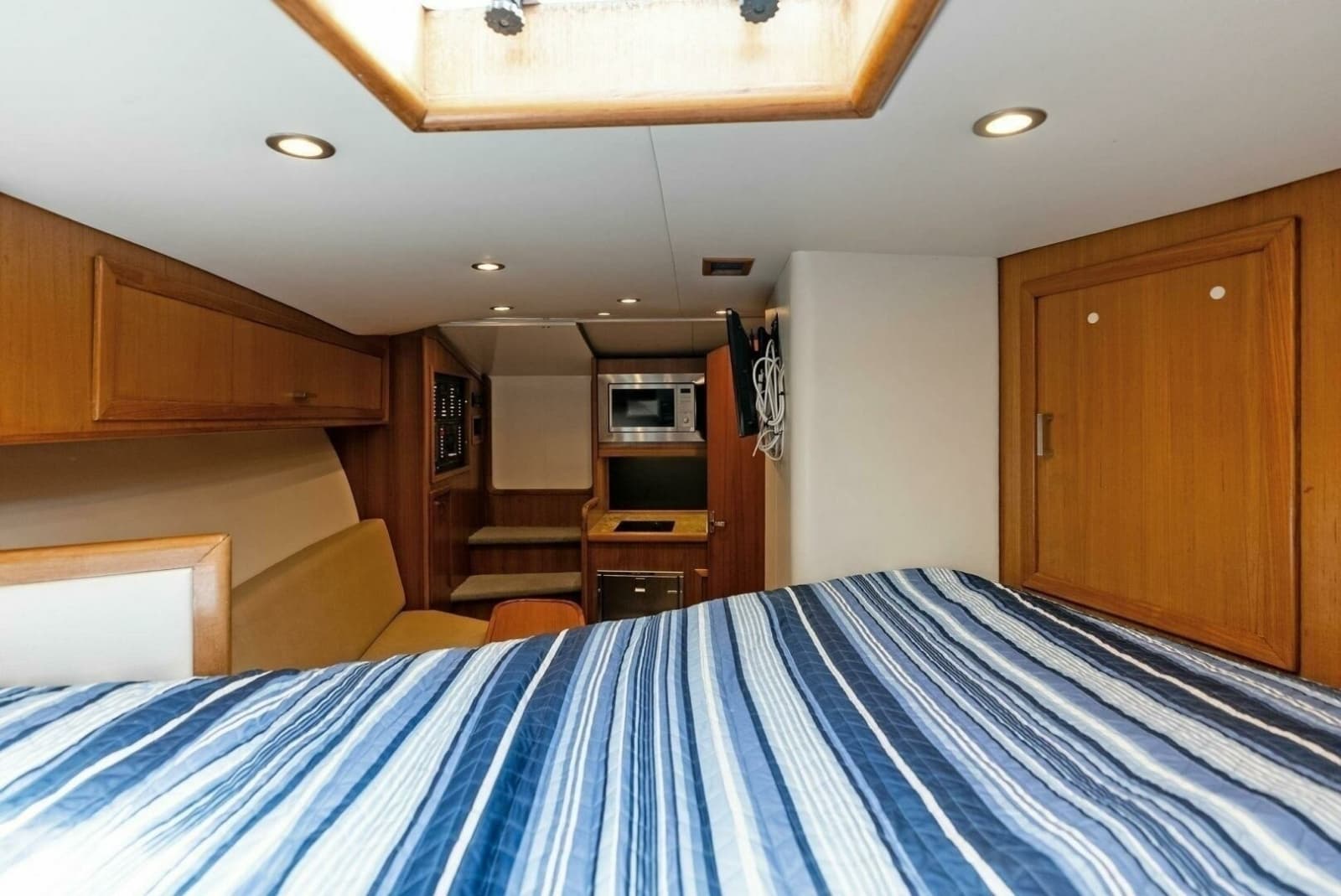 2018 Custom Carolina 35 Express - Photo 36