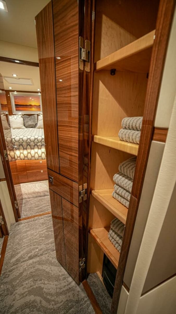 2023 Viking 72 Convertible - Photo 73