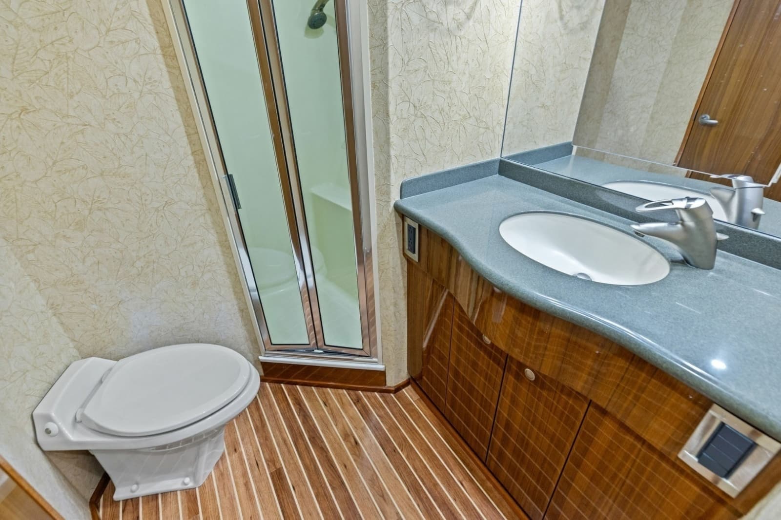 2008 Viking 68 Skybridge - Photo 145