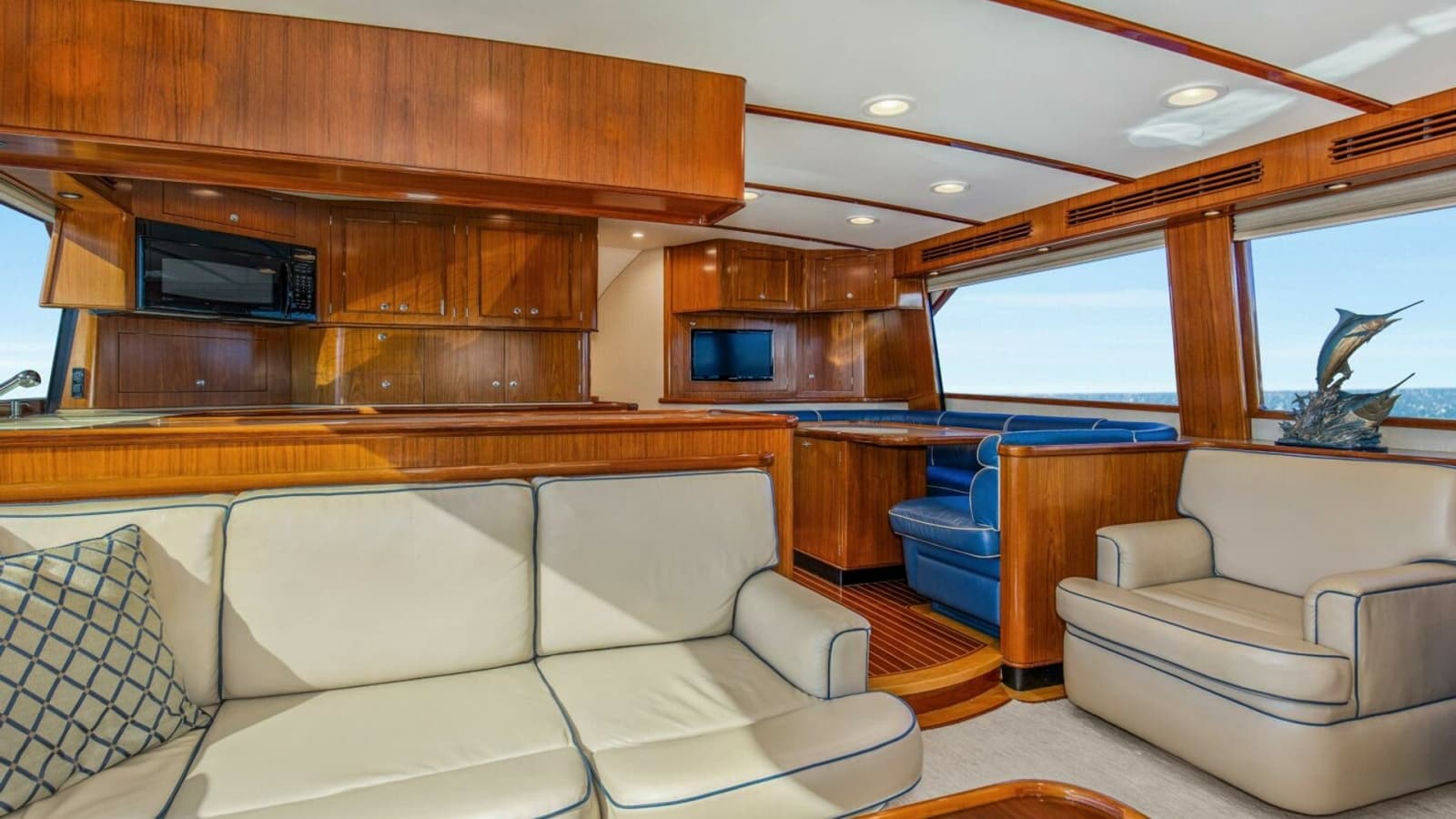 2005 Whiticar 76 Enclosed Bridge - Photo 6