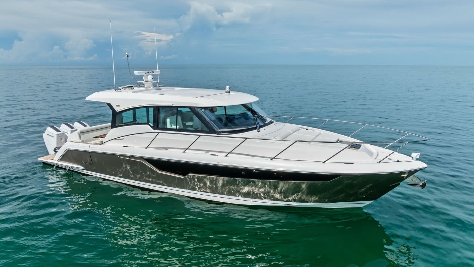 2025 Tiara Yachts 48LE - Photo 11