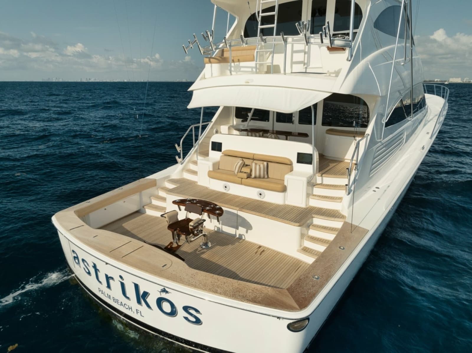 2016 Viking 92 Enclosed Bridge - Photo 3