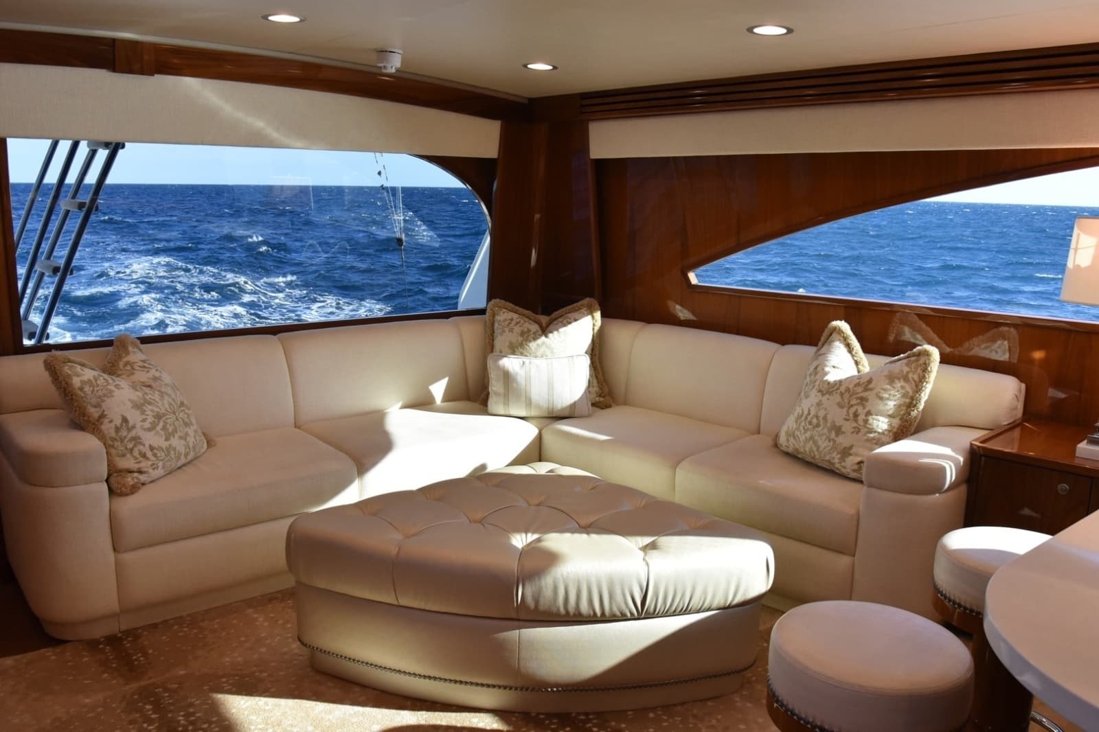 2019 Viking 80 Skybridge - Photo 17