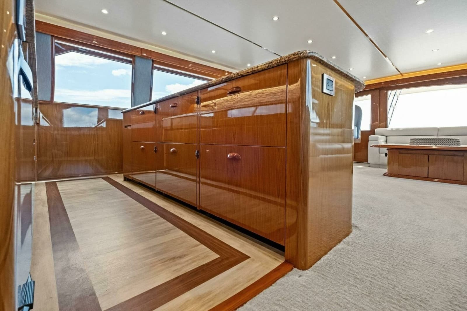 2012 Viking 82 Convertible - Photo 29