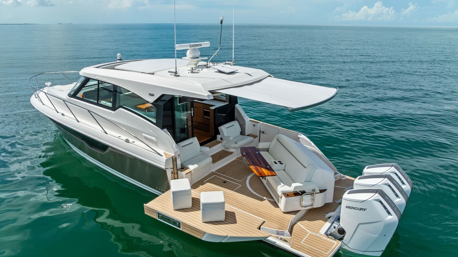 2025 Tiara Yachts 48LE - Photo 2