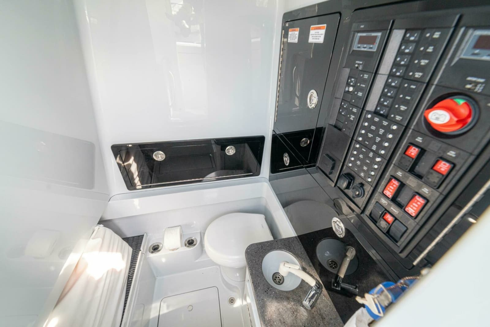 2024 Valhalla Boatworks V-33 - Photo 34