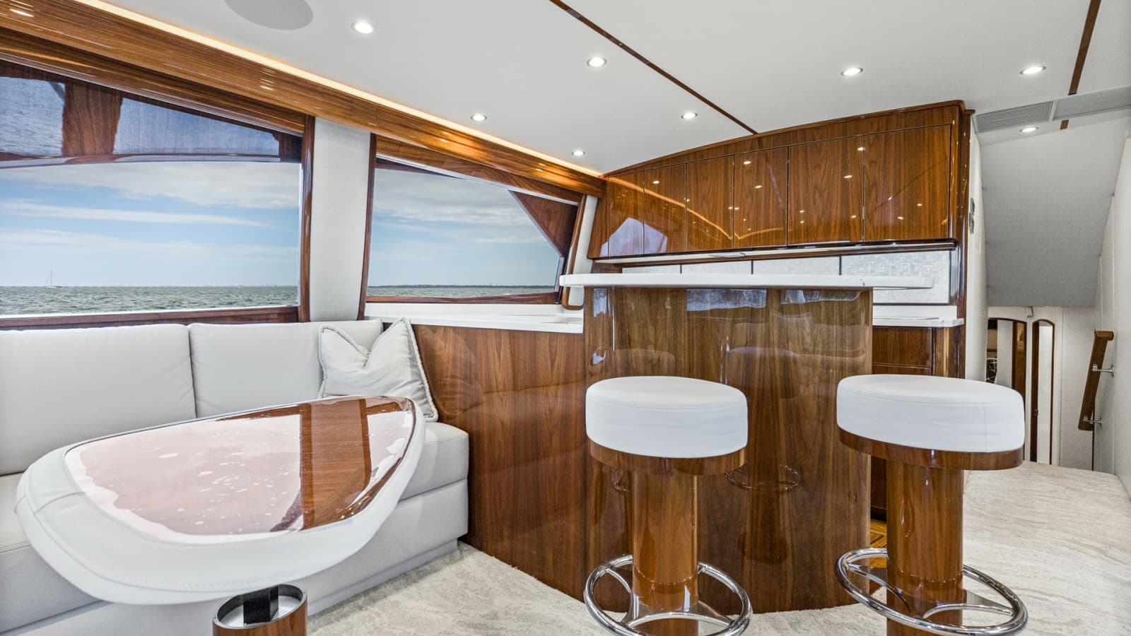 2022 Viking 58 Convertible - Photo 7