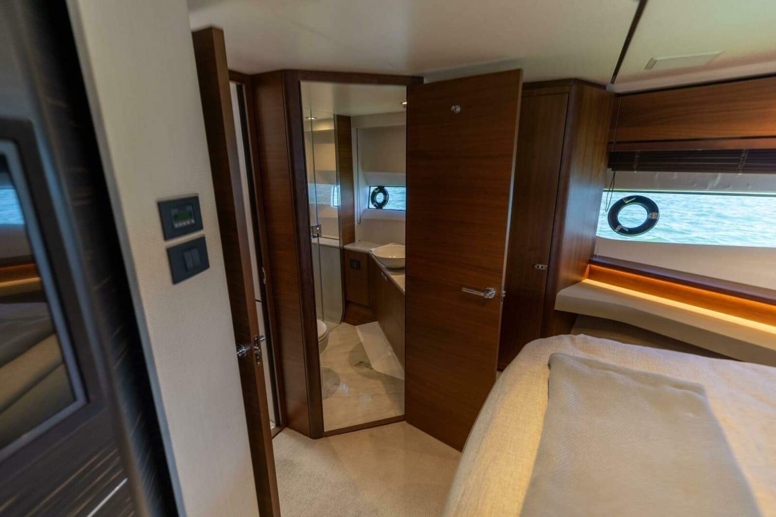 2019 Princess S65 - Photo 38