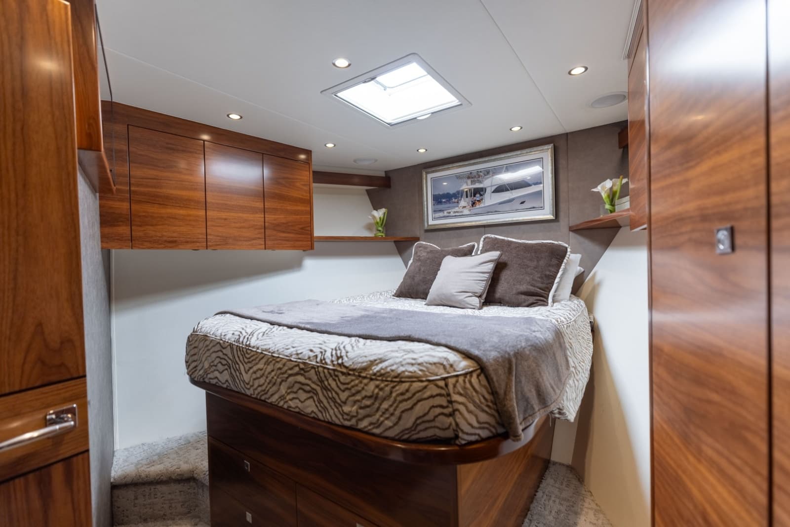 2023 Viking 72 Convertible - Photo 44