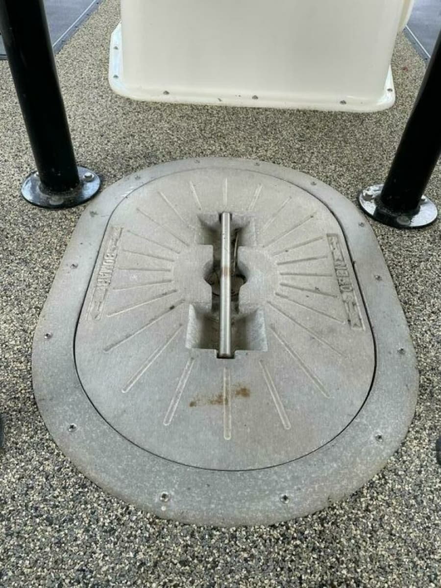 1997 Custom 31 Center Console - Photo 23