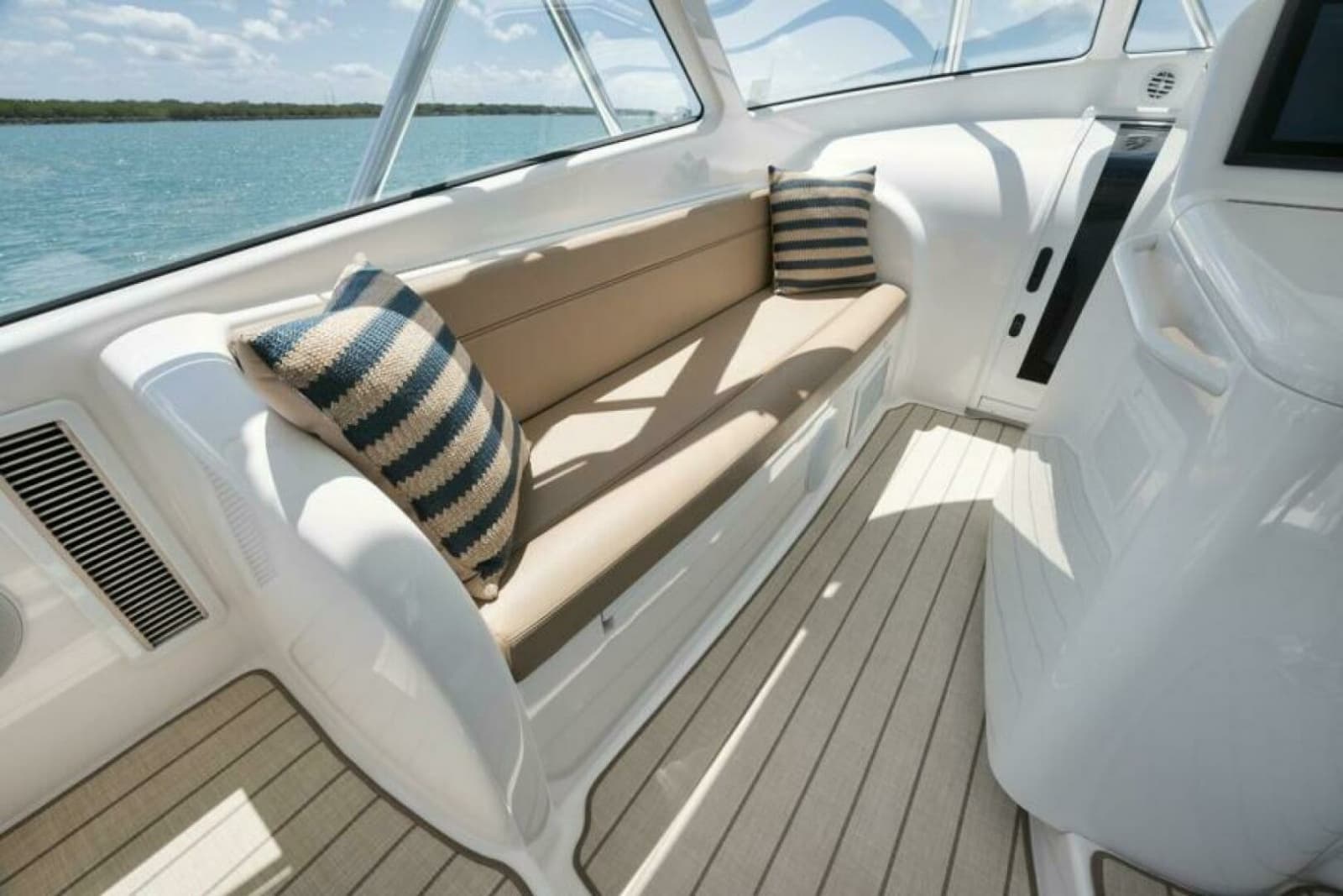 2015 Viking 42 Open - Photo 12