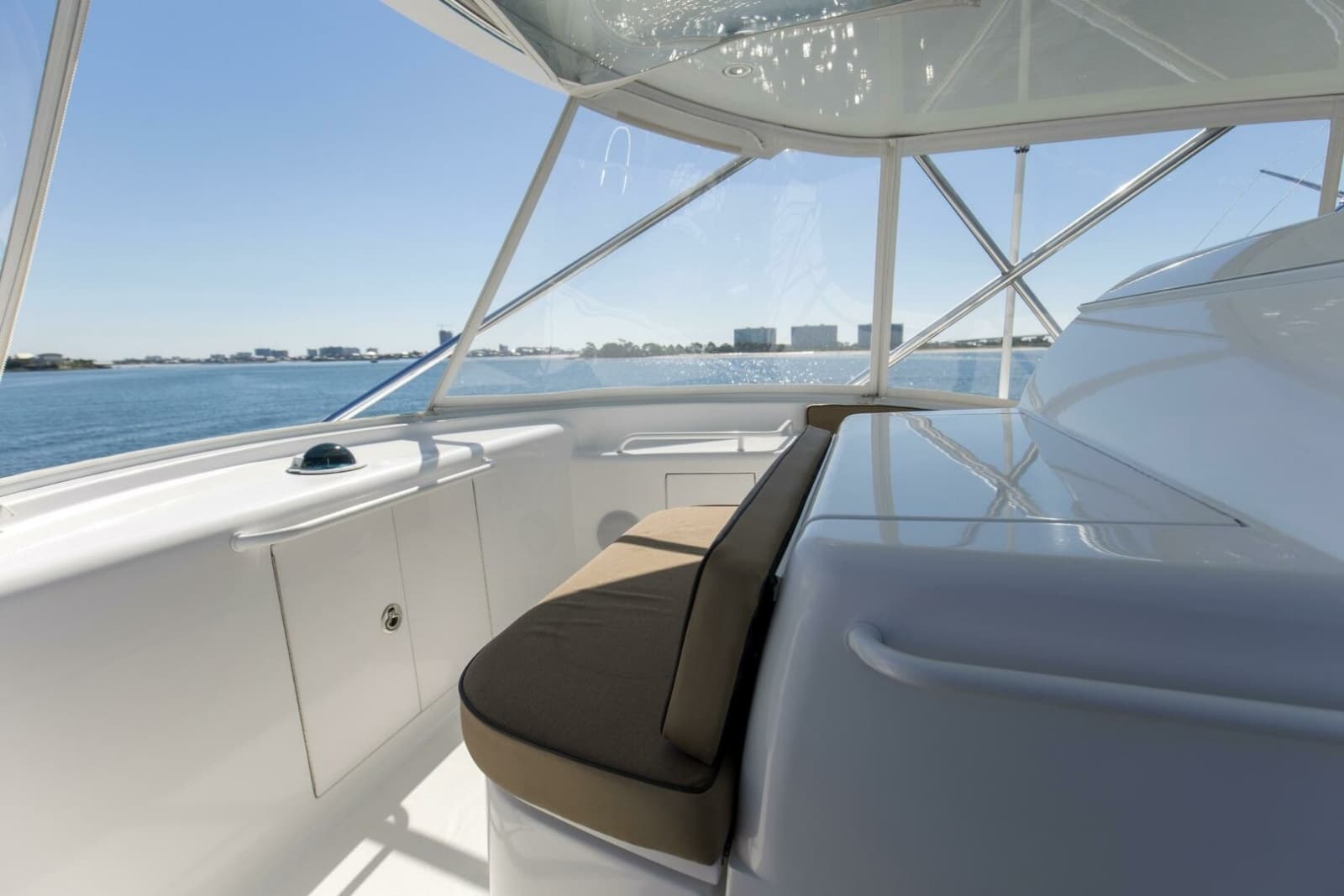2008 Hatteras 60 Convertible - Photo 29