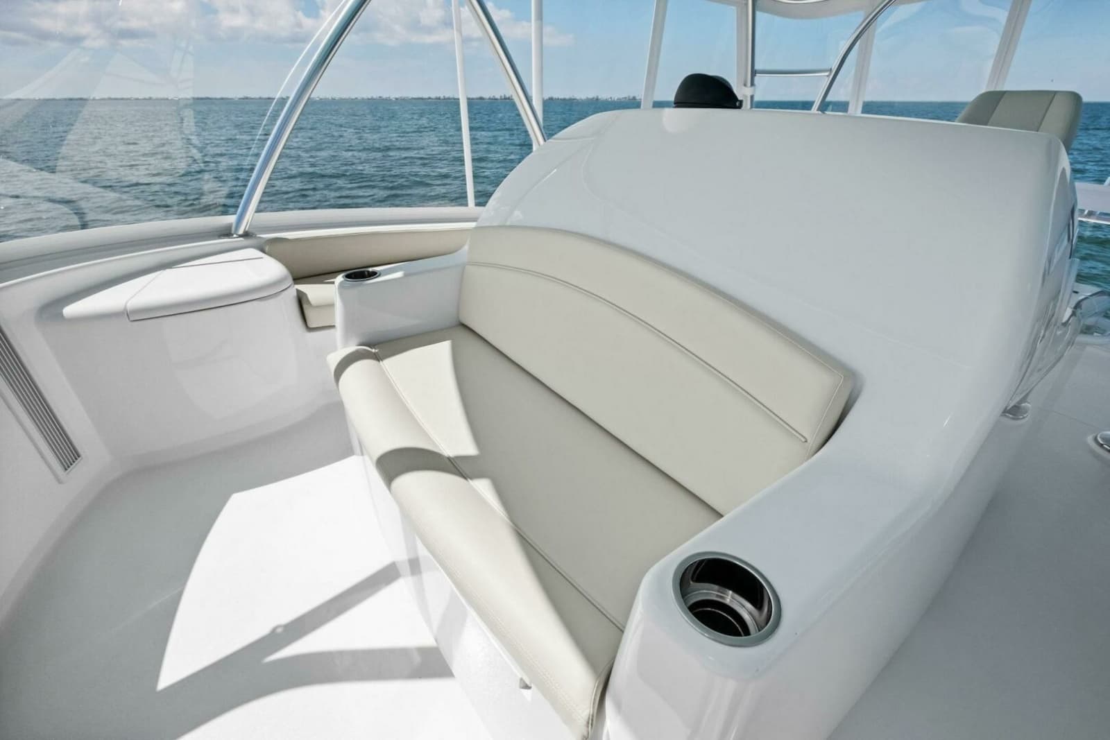2025 Viking 58 Convertible - Photo 37