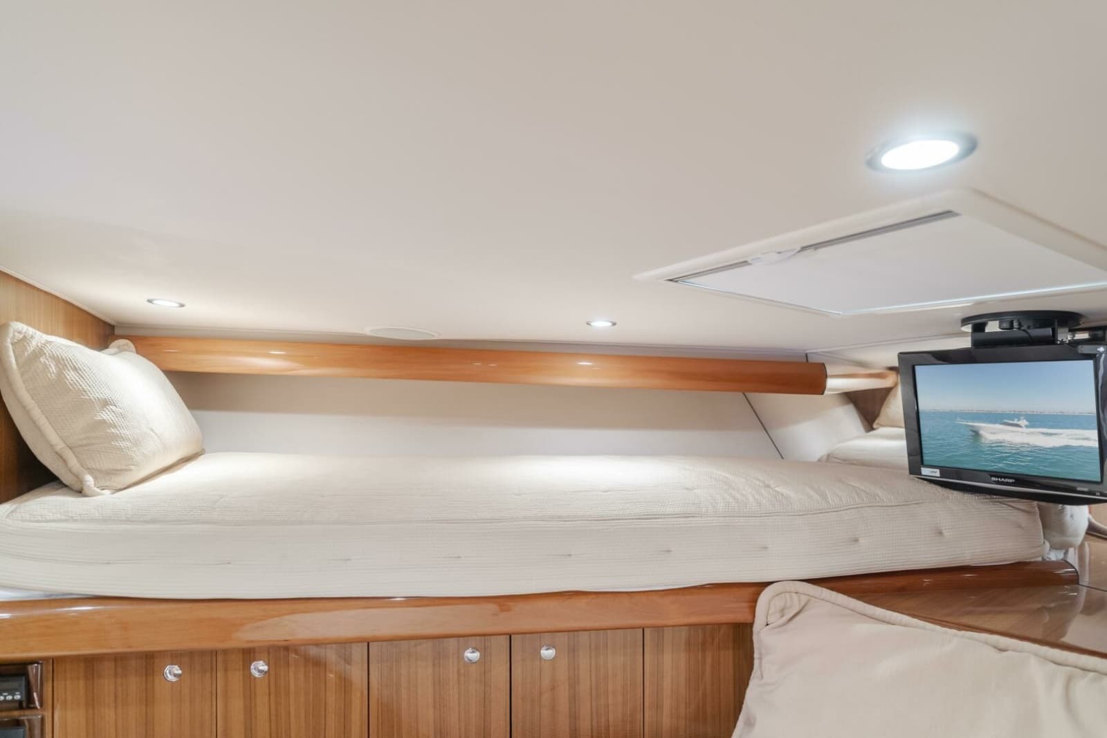 2008 Viking 52 Sport Coupe - Photo 33