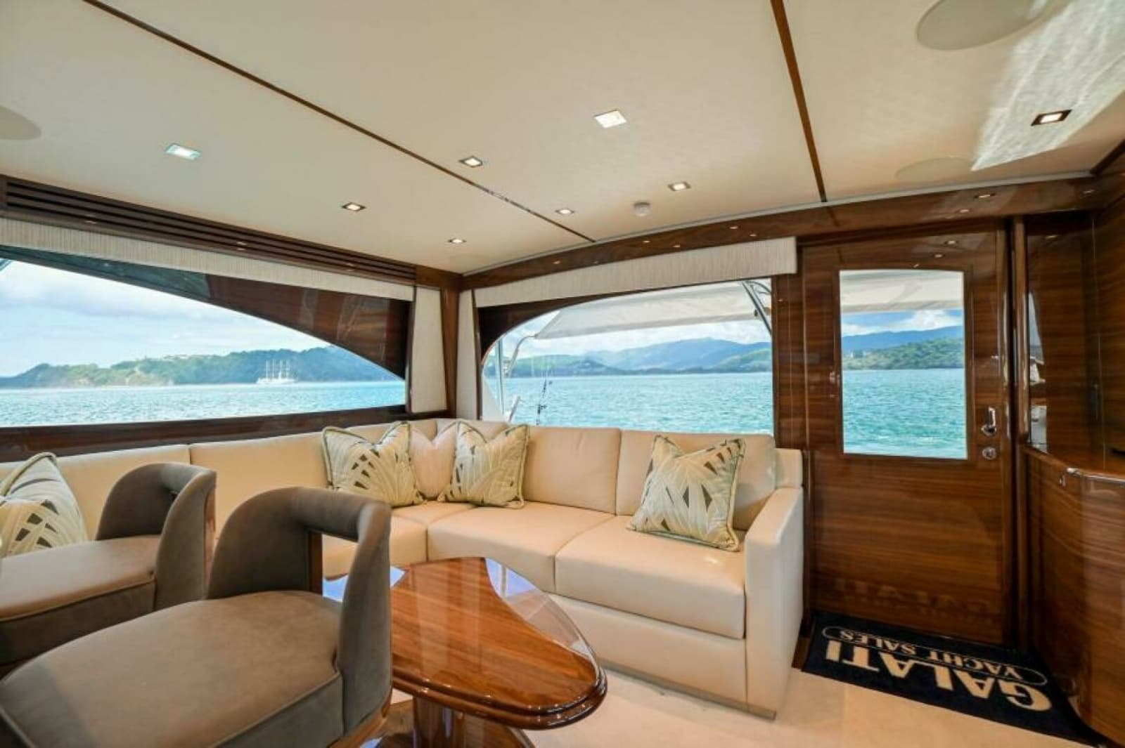 2023 Viking 64 Convertible - Photo 9