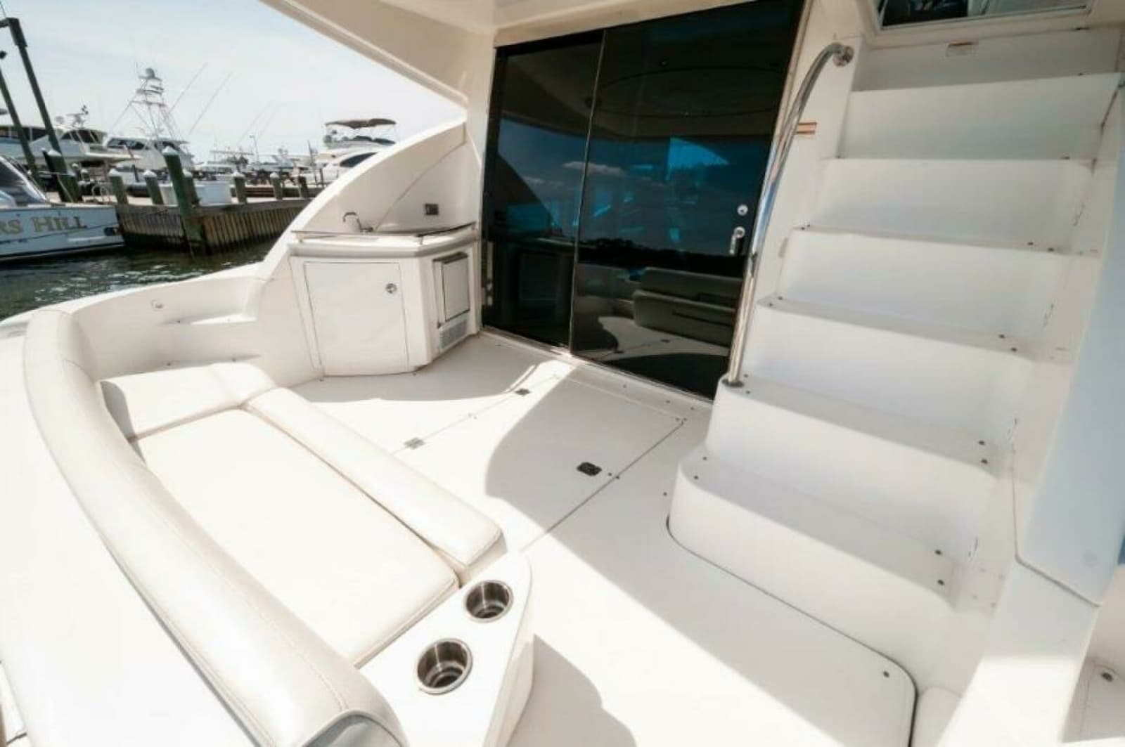 2006 Cruisers Yachts 477 Sport Sedan - Photo 32