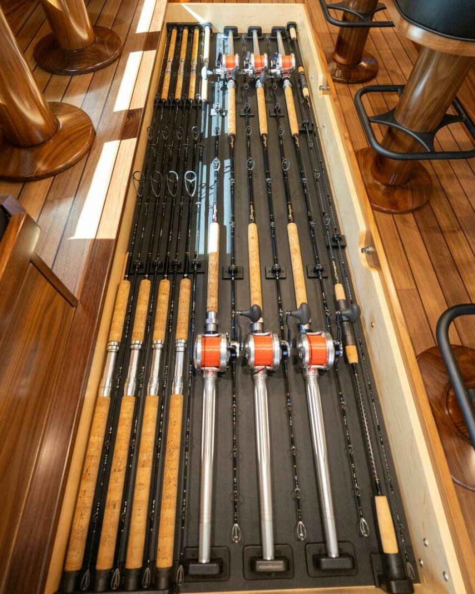 2025 Viking 82 Convertible - Photo 13