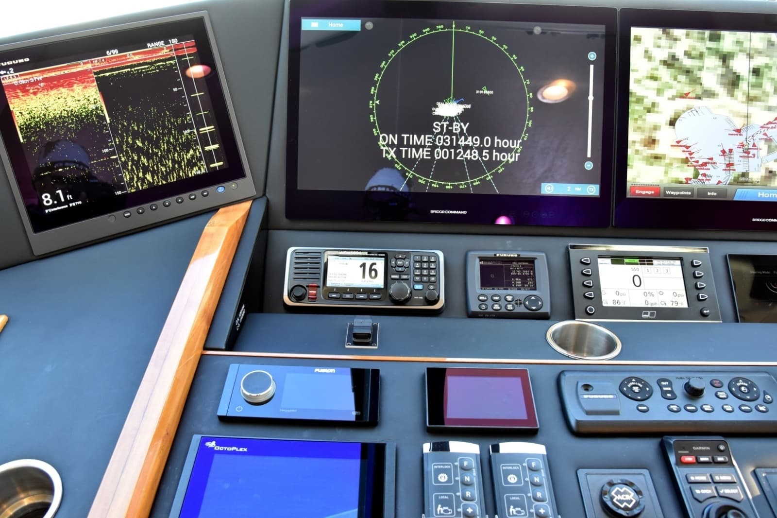 2019 Viking 80 Skybridge - Photo 129