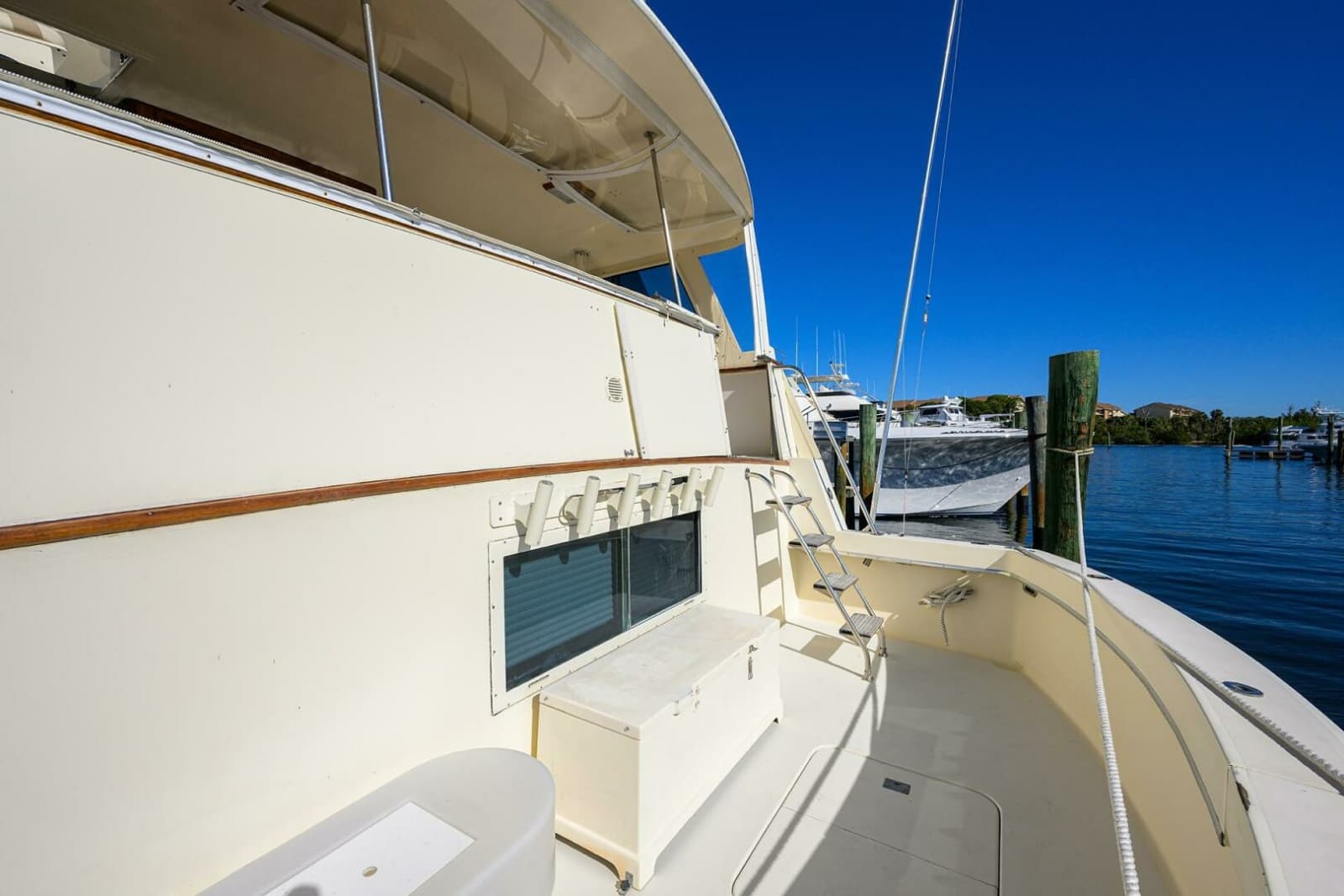 1987 Hatteras 63 Motor Yacht - Photo 51