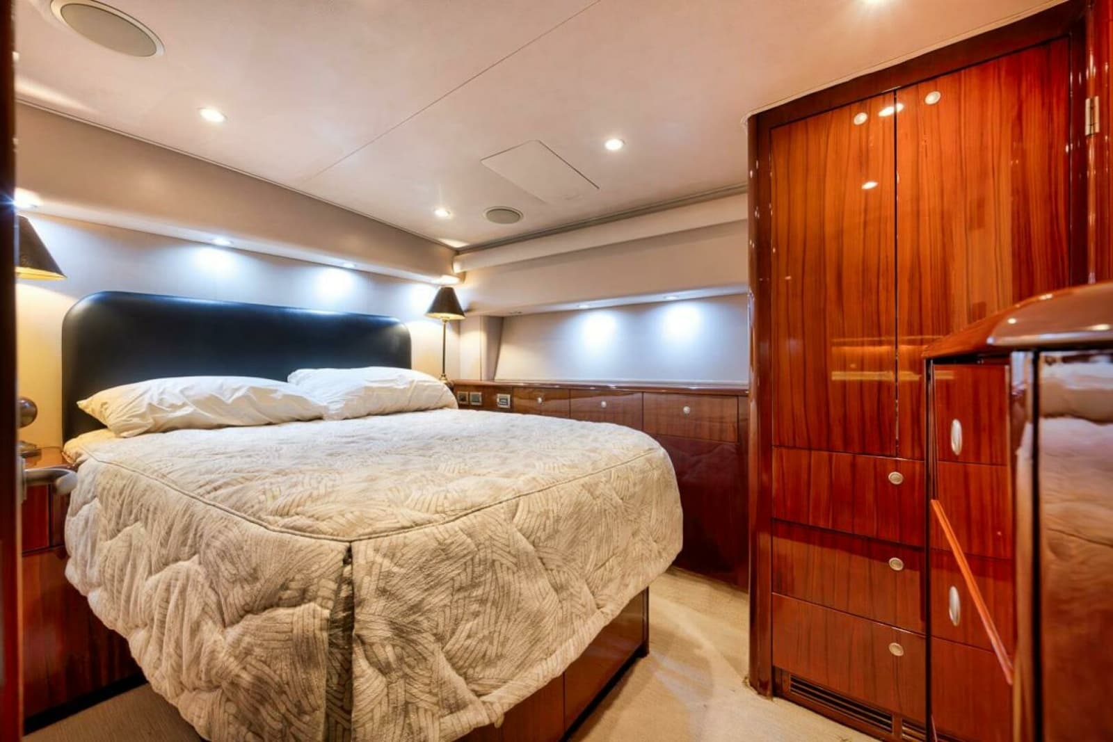 2007 Viking 52 Sport Coupe - Photo 29
