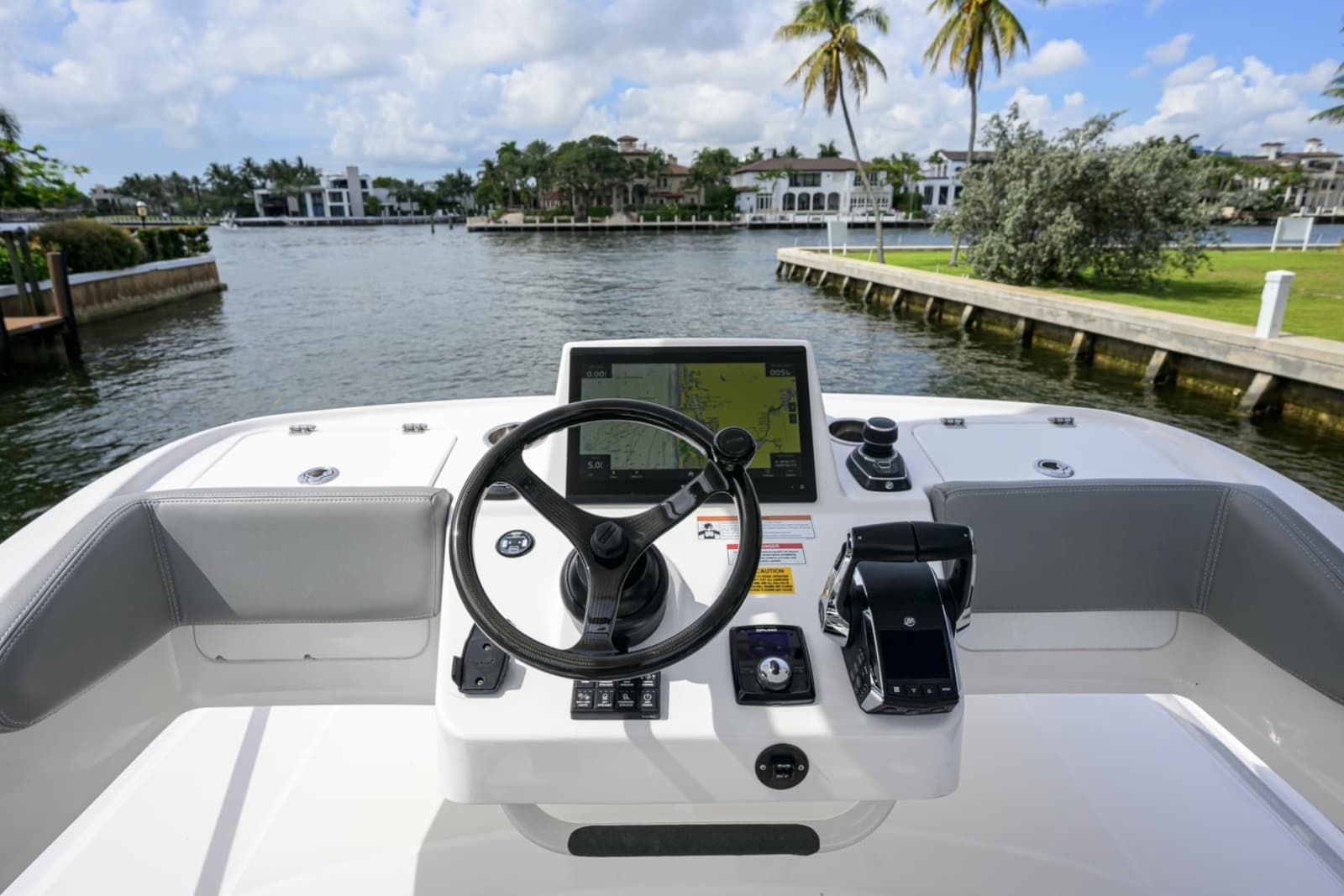 2023 Everglades 455 Center Console - Photo 16