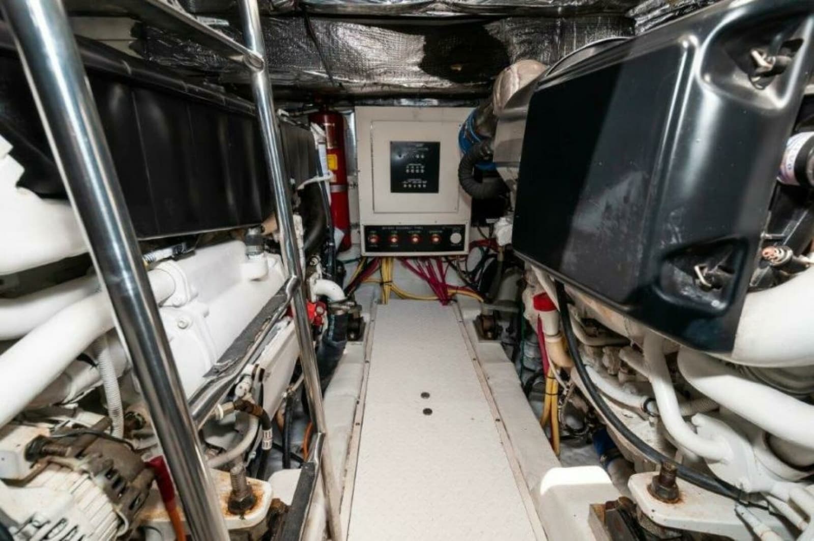 2006 Cruisers Yachts 477 Sport Sedan - Photo 33