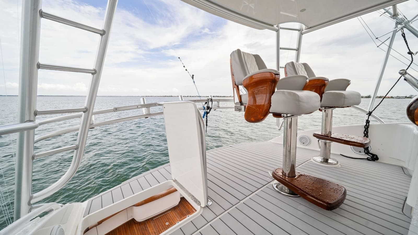 2015 Viking 55 Convertible - Photo 56