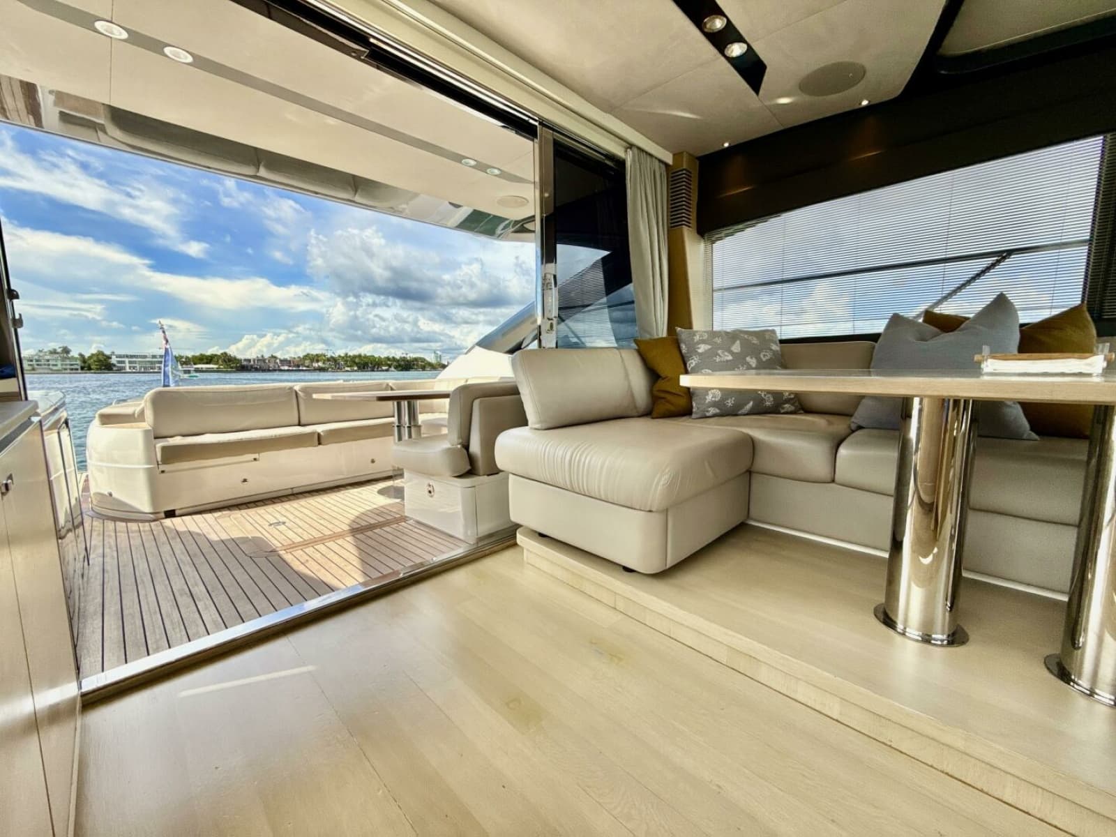 2017 Princess V58 - Photo 61