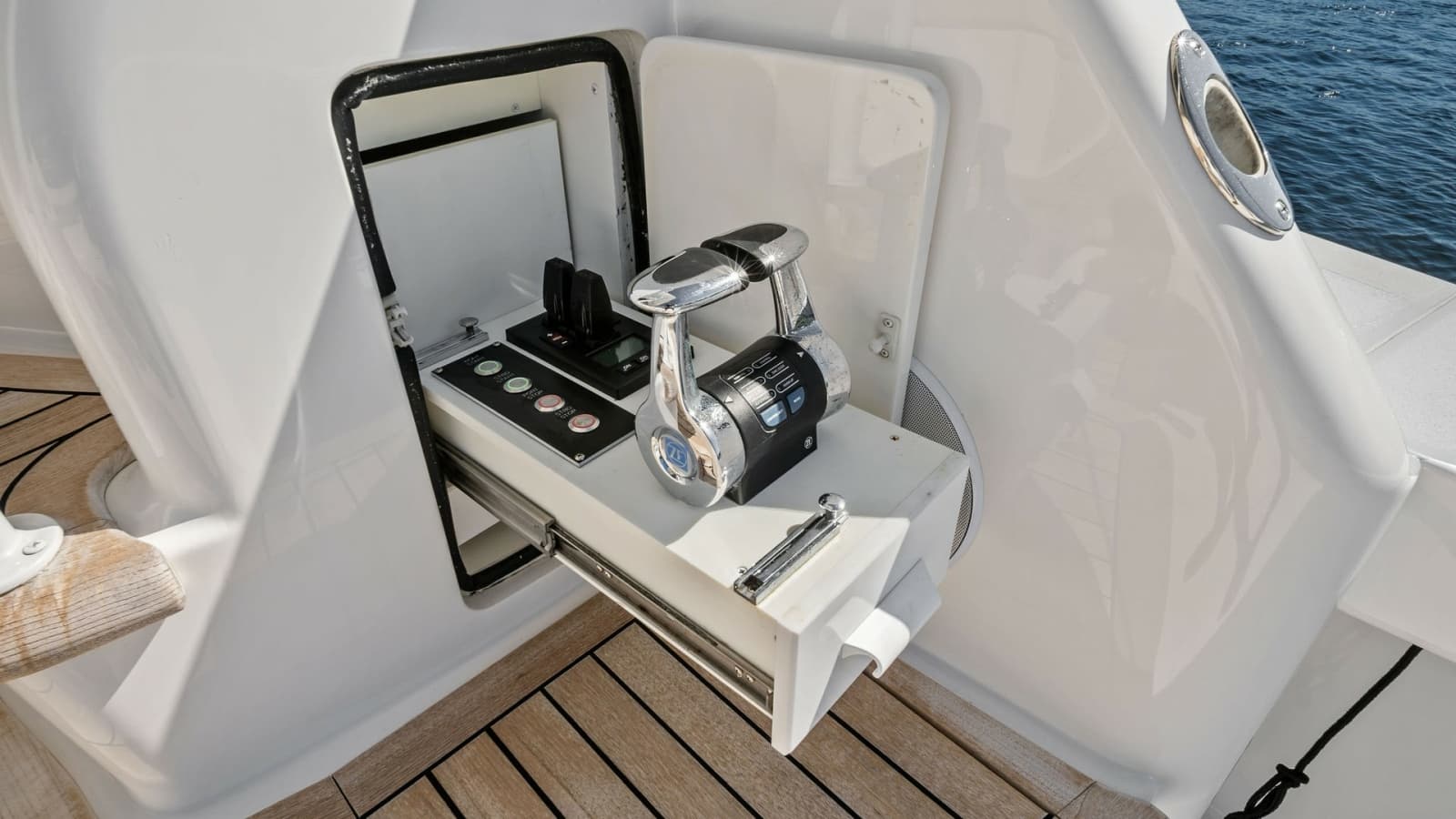 2021 Viking 54 Convertible - Photo 46