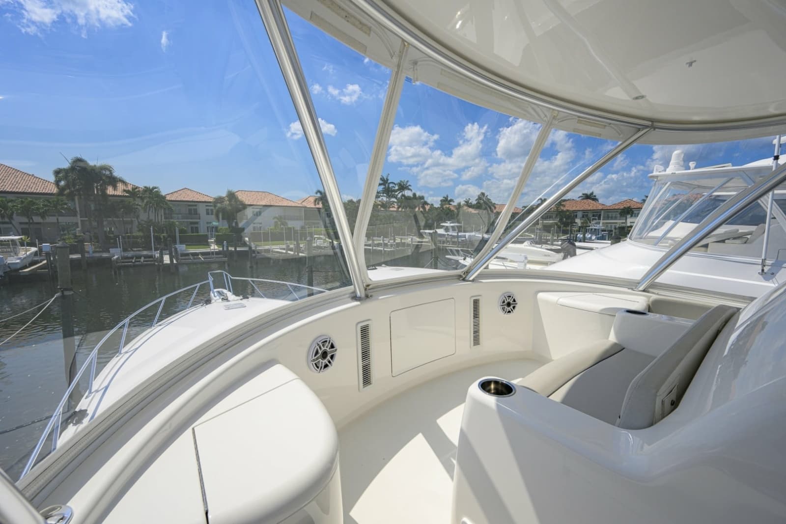 2021 Viking 58 Convertible - Photo 24