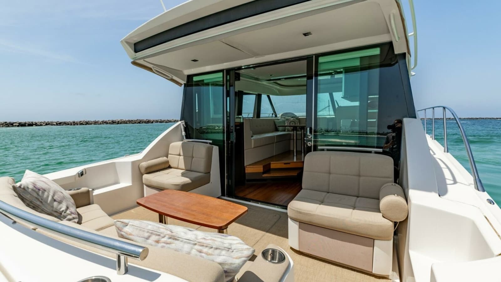 2015 Tiara Yachts 44 Coupe - Photo 37