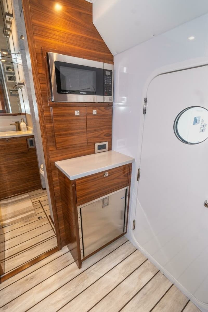 2025 Viking 90C - Photo 68